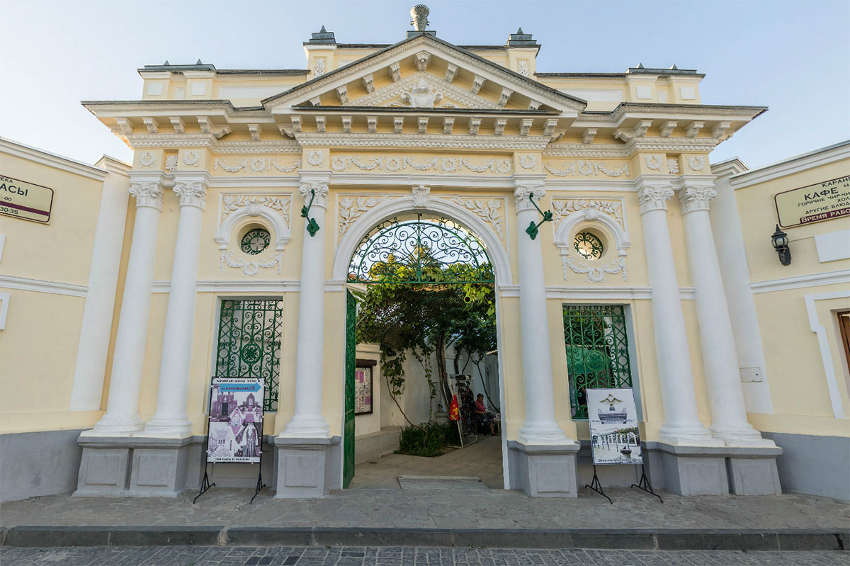 Караимские кенасы в Евпатории иллюстрация 1