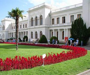 Ливадийский дворец - иллюстрация 1